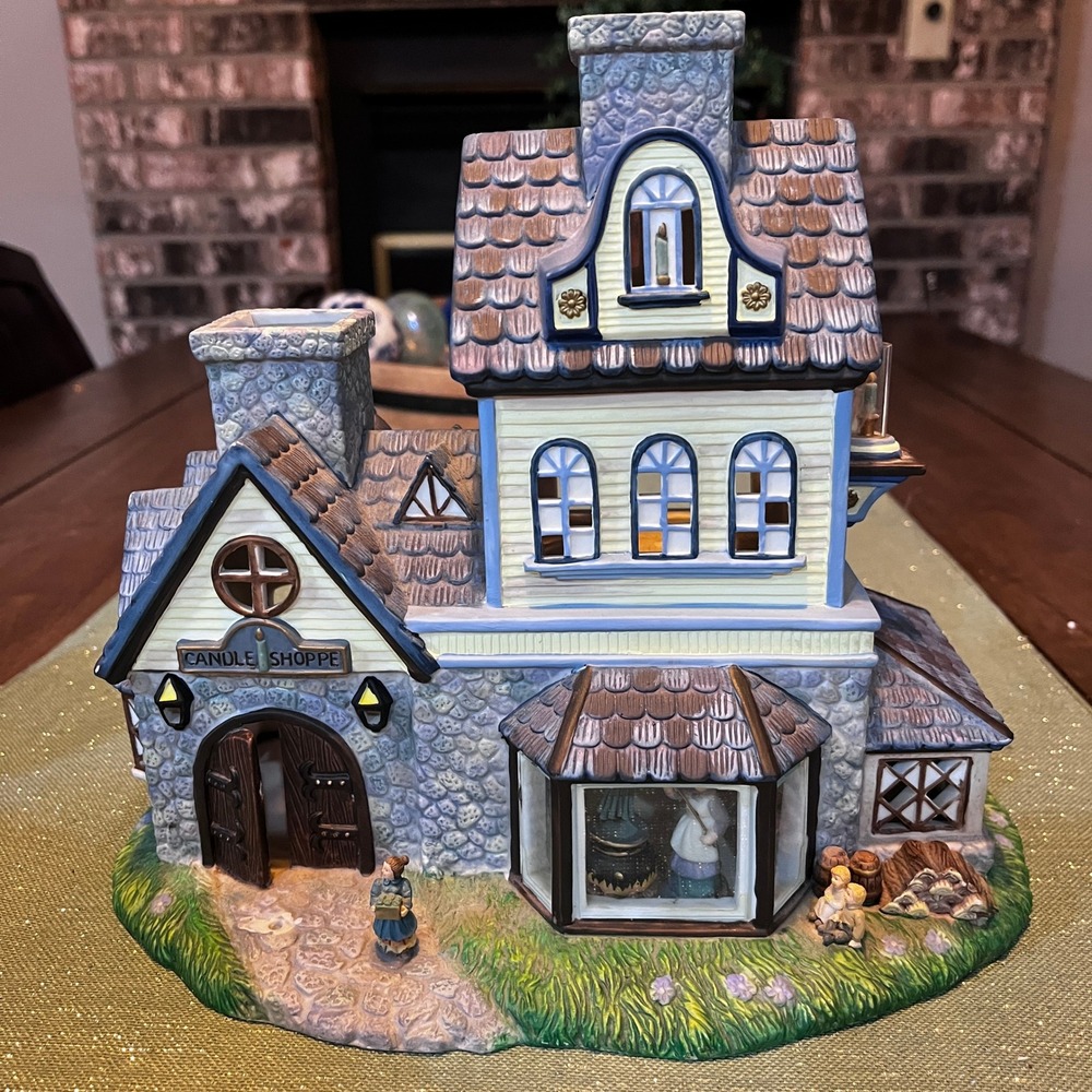 PartyLite Christmas Old World Village #1 Candle Shop Candle Holder-See Pics